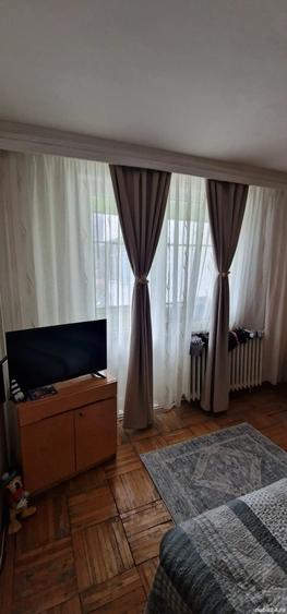 Apartament cu 3 camere decomandat în Precista