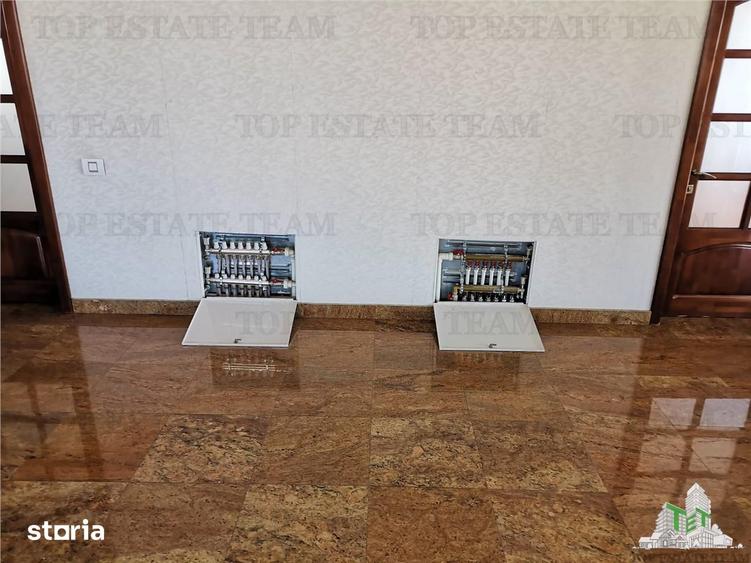 Casă cu 8 camere cu Teren 990 Mp în 1 Decembrie