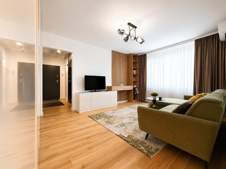 Apartament cu 3 camere semidecomandat, mobilat în Dristor