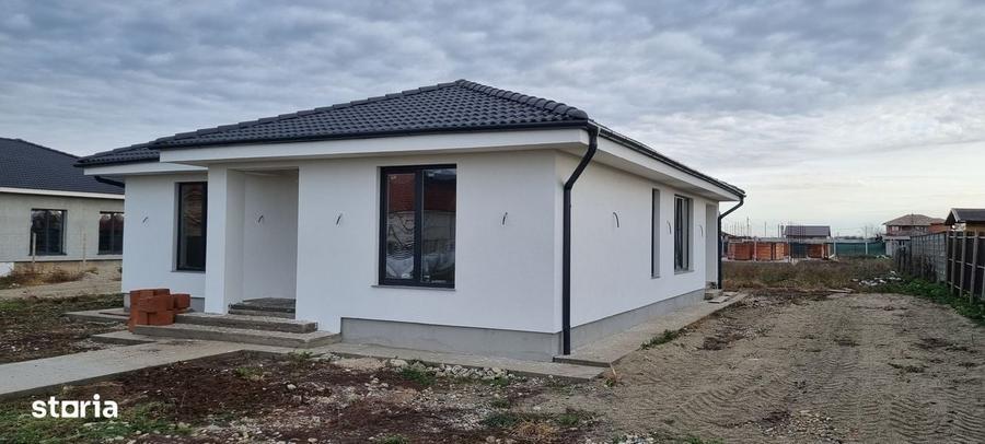 Casă cu 4 camere în Livada de Bihor