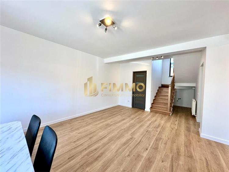 Duplex cu 4 camere cu Canalizare în Est