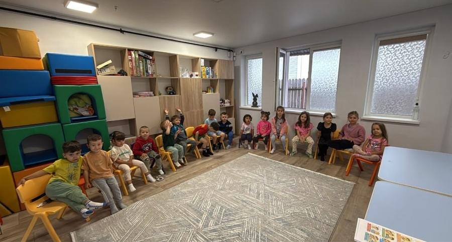 Casă cu 4 camere cu Teren 150 Mp în George Bacovia