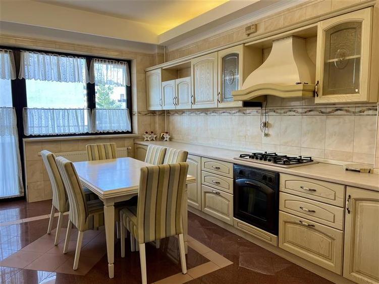 Apartament cu 3 camere semidecomandat, mobilat în Herăstrău