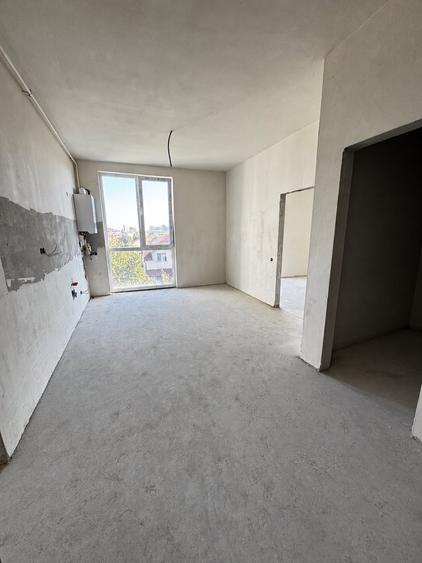 Apartament cu 3 camere semidecomandat în Mărăști