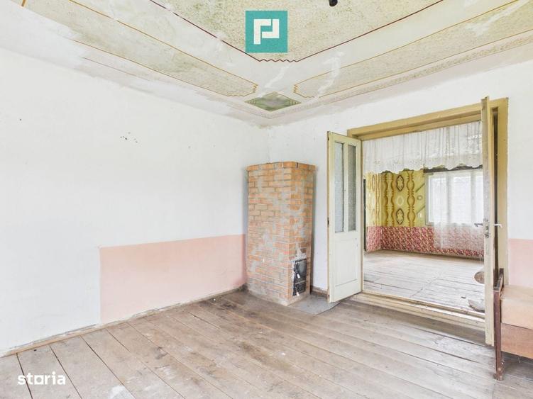 Casă cu 2 camere cu Teren 17681 Mp în Almaș