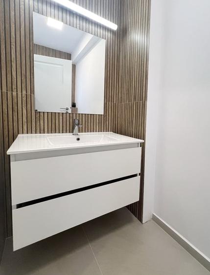 Casă individuală cu 5 camere cu Canalizare în Ultracentral