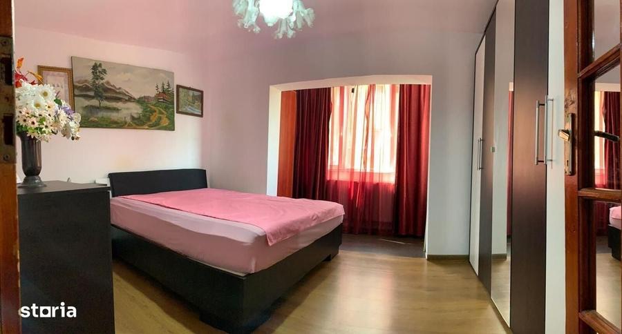 Apartament cu 3 camere decomandat în Dâmbovița