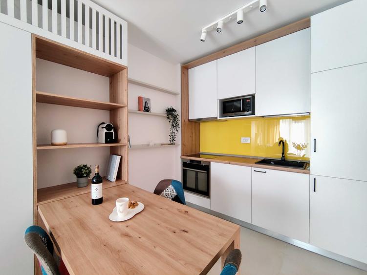 Apartament cu 2 camere decomandat în 1 Mai