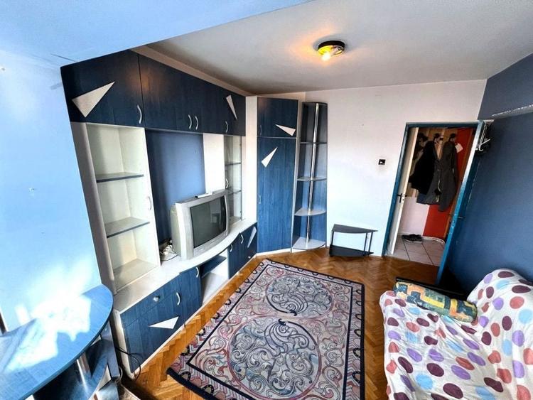 Apartament cu 4 camere decomandat, mobilat în Central
