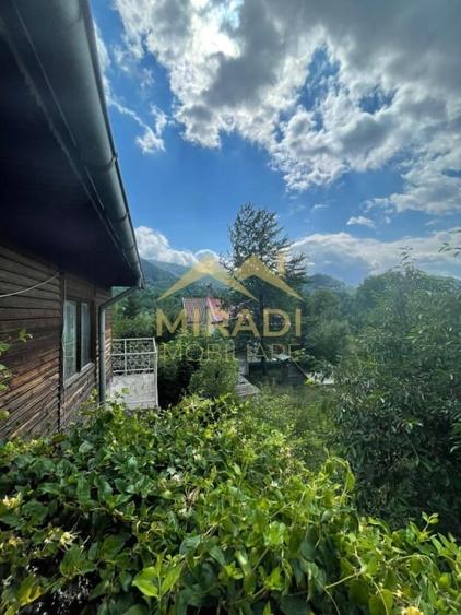Casă individuală cu 7 camere cu Teren 580 Mp în Valea Doftanei