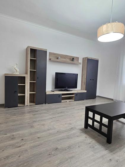 Apartament cu 2 camere decomandat în Semicentral