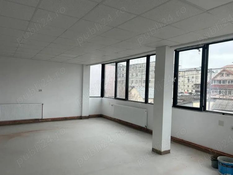 Spațiu comercial, de 180 mp, în Central