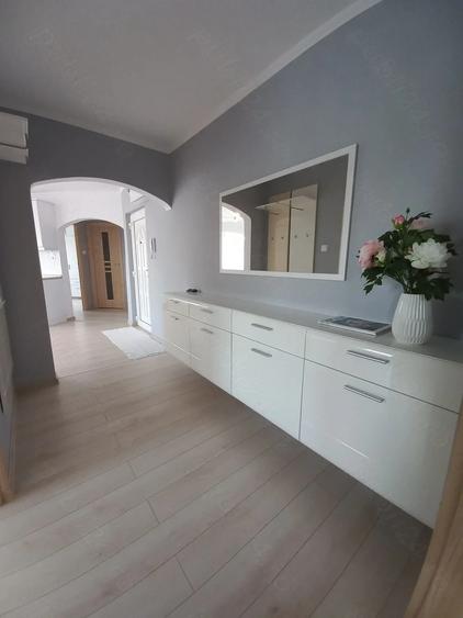 Apartament cu 4 camere nedecomandat în Central