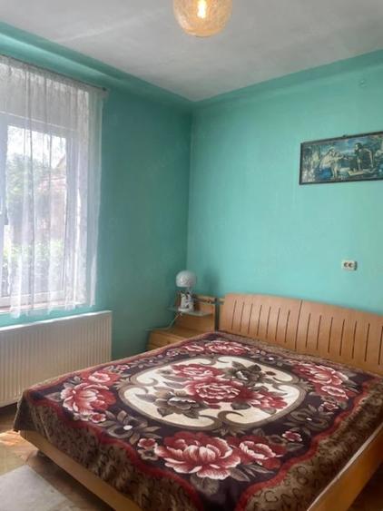 Casă cu Teren 930 Mp în Central