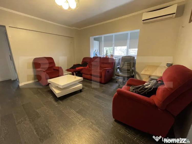 Apartament cu 3 camere decomandat în Central