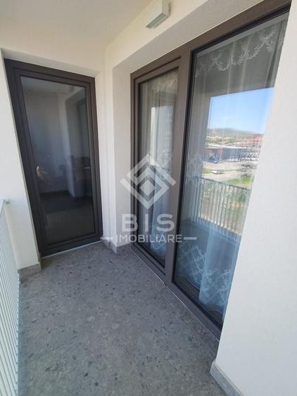 Apartament cu 2 camere semidecomandat, mobilat în Calea Moldovei