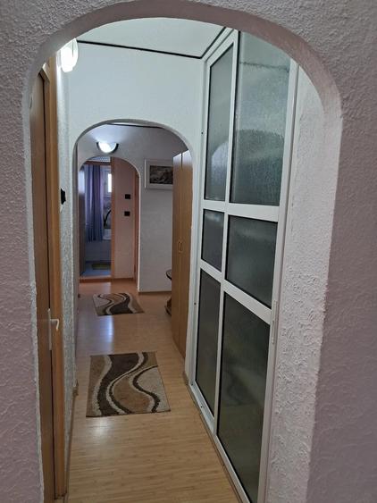 Apartament cu 3 camere decomandat în Vest