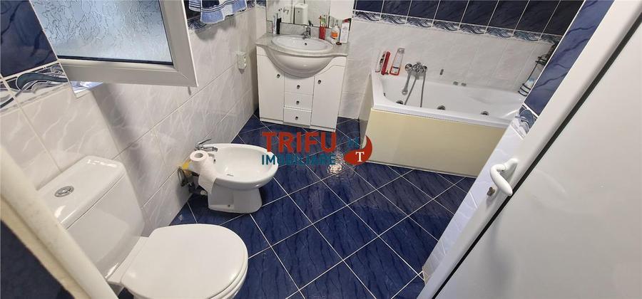 Casă individuală cu 4 camere cu Canalizare în Cetate