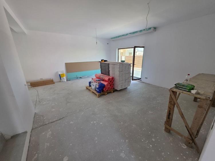 Casă individuală cu 5 camere cu Canalizare în Fundeni