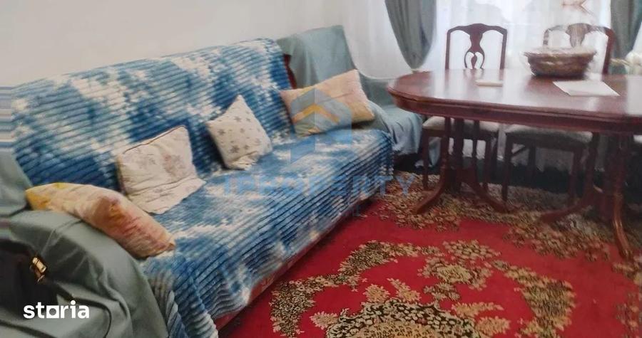 Apartament cu 3 camere semidecomandat, mobilat în Ozana