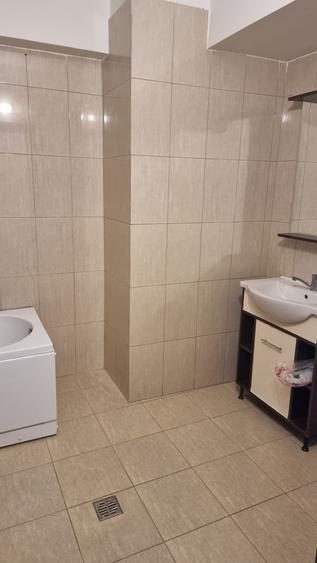 Apartament cu 3 camere decomandat în Libertății