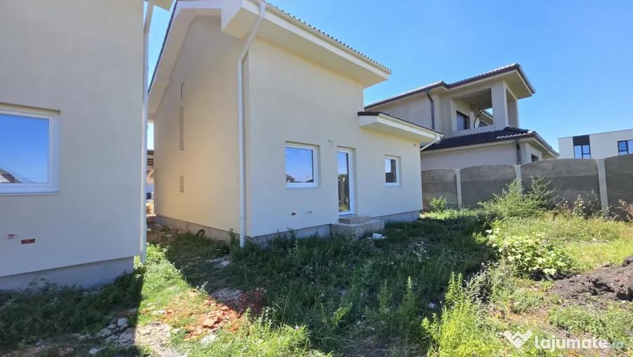 Casă cu 4 camere cu Teren 380 Mp în Sânandrei