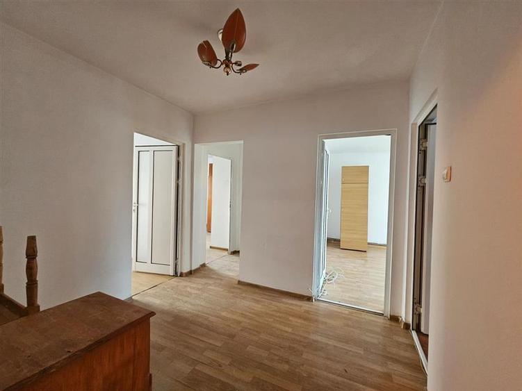 Apartament 3 camere Dacia - 1