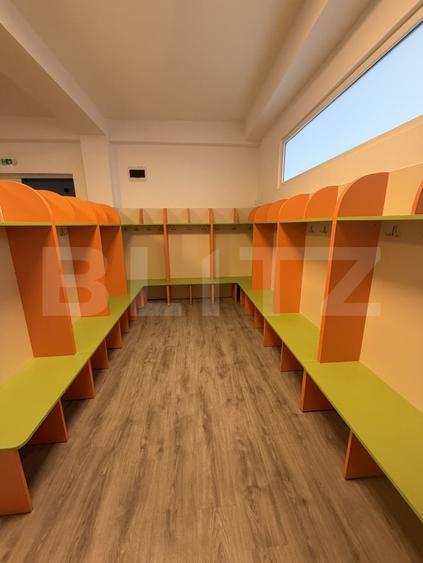 Spațiu comercial, de 329 mp, în Periferie