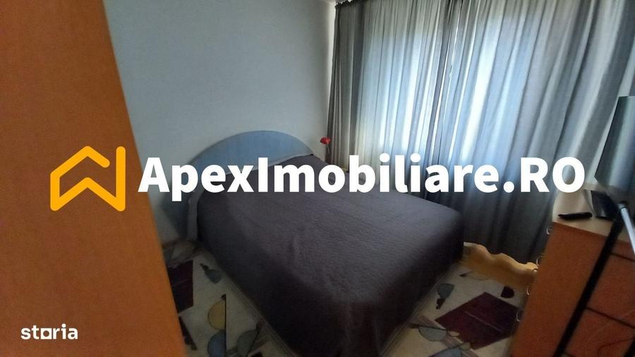 Apartament cu 3 camere semidecomandat în Iancului