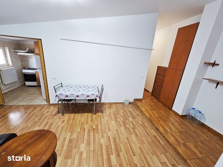 Apartament cu 2 camere în Micro 20