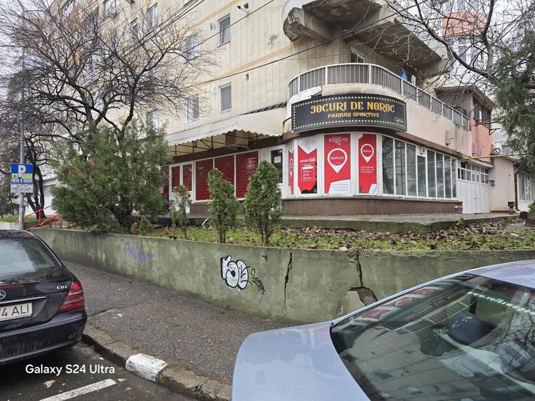 Spațiu comercial, de 80 mp, în Broșteni