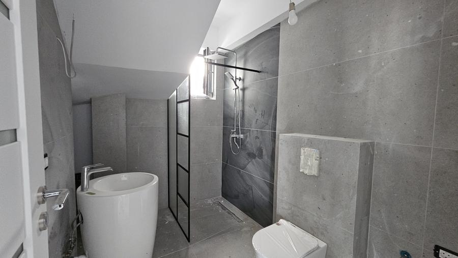 Casă individuală cu 4 camere cu Canalizare în Chiajna