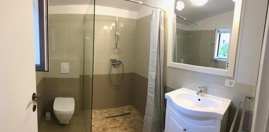 Apartament cu 3 camere decomandat, mobilat în Torontalului