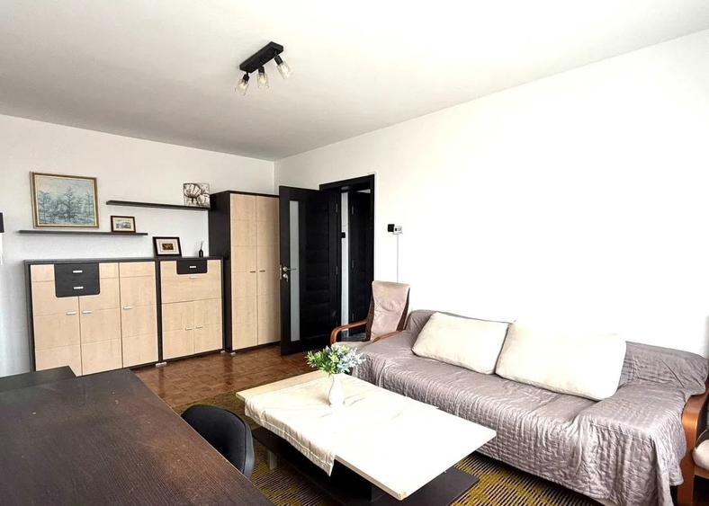 Apartament cu 2 camere semidecomandat, mobilat în Mărăști