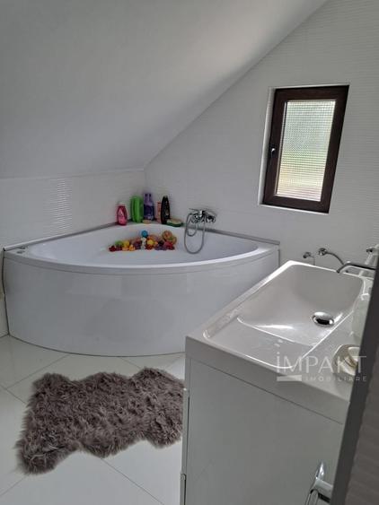 Casă individuală cu 3 camere cu Canalizare în Făget