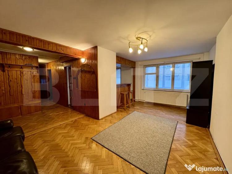 Apartament cu 3 camere decomandat în Semicentral