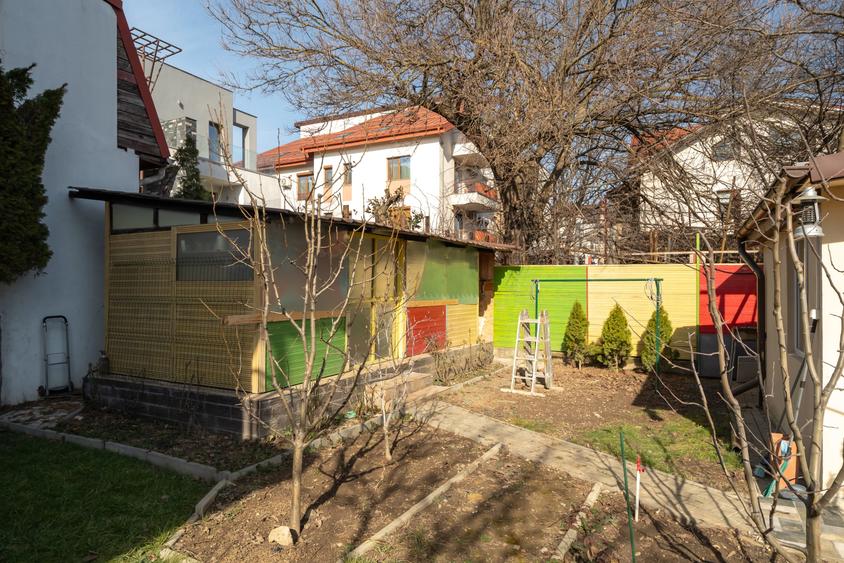 Casă individuală cu 3 camere cu Canalizare în Bucureștii Noi