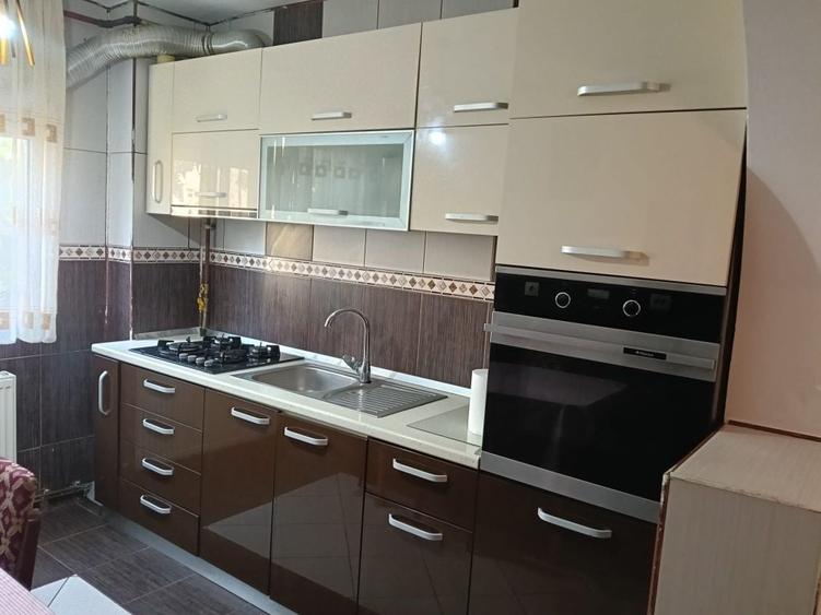 Apartament cu 2 camere semidecomandat în Micro 4