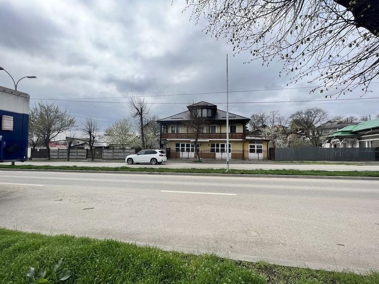 Casă cu 4 camere în Pașcani