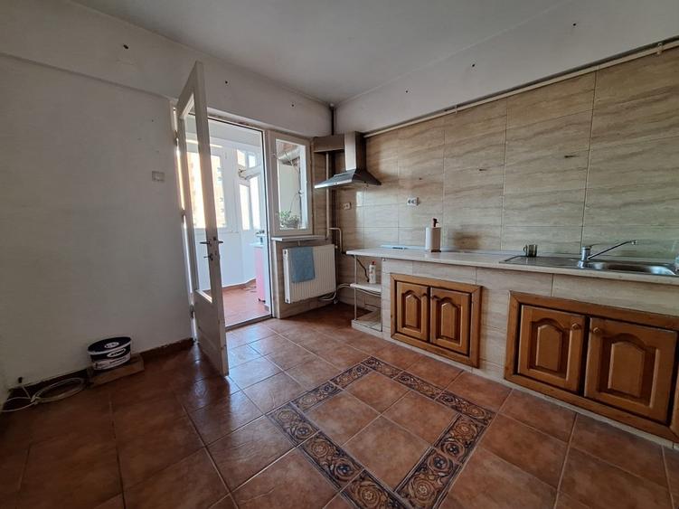 Apartament cu 2 camere decomandat în Ostroveni