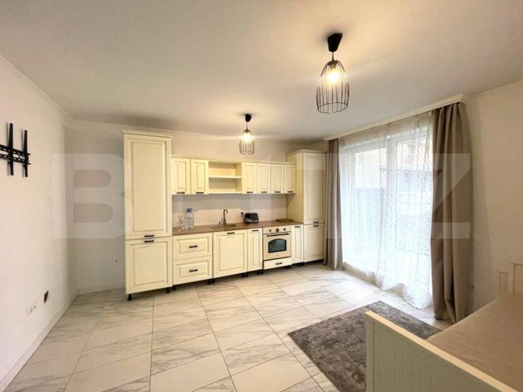 Apartament cu 2 camere semidecomandat în Chinteni