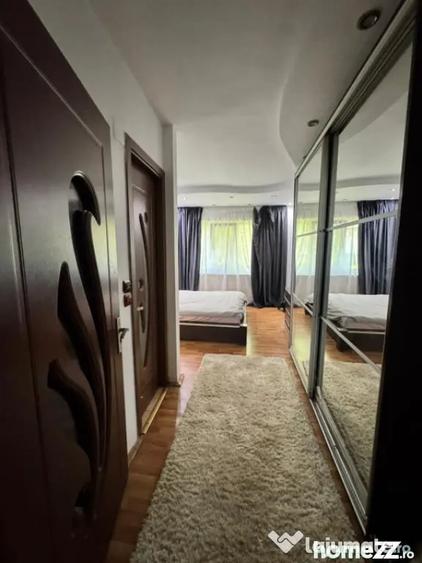 Apartament cu 4 camere decomandat în Central