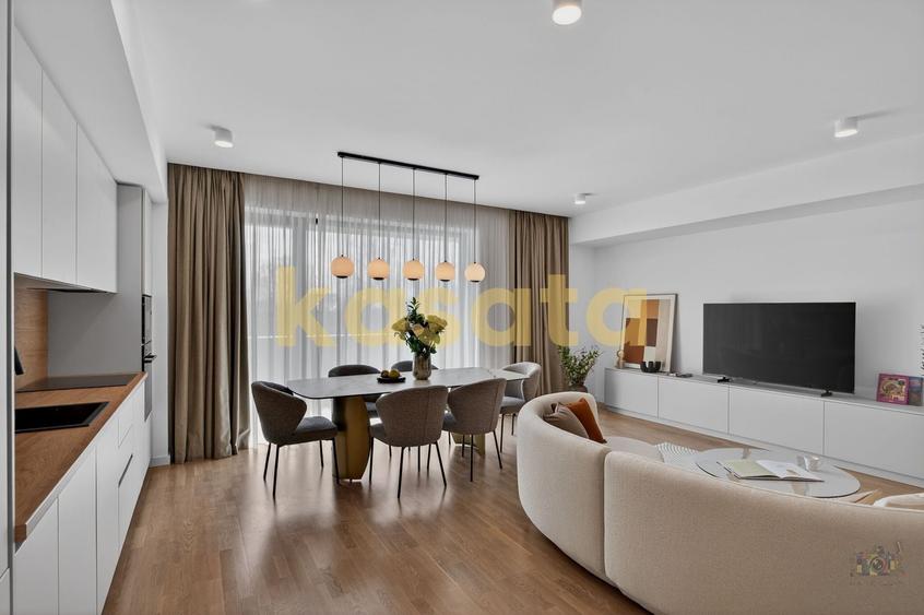 Apartament cu 4 camere semidecomandat, mobilat în Central