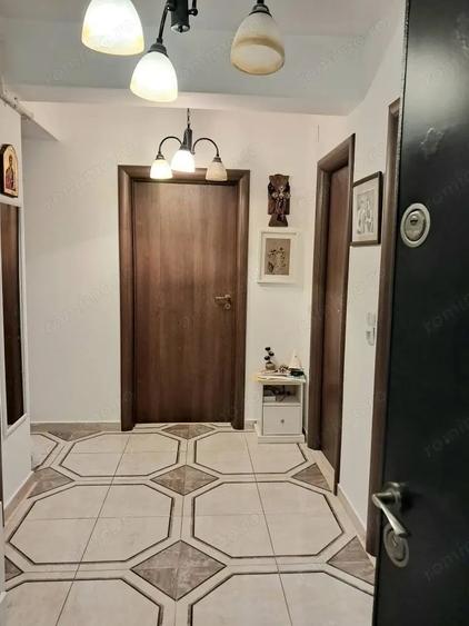 Apartament cu 3 camere decomandat în Brâncoveanu
