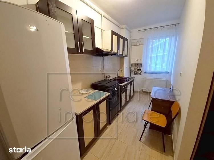 Apartament cu 3 camere semidecomandat în Mărăști