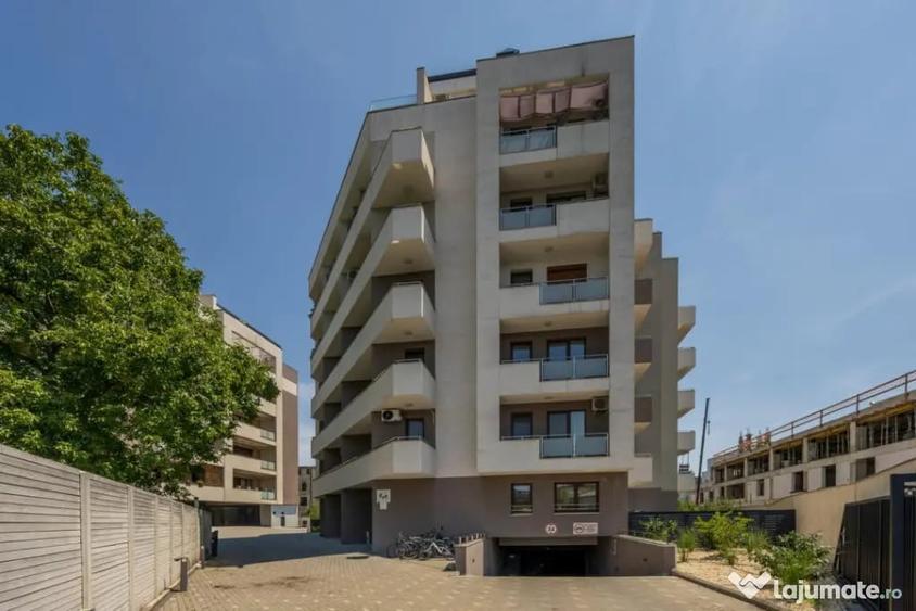 Apartament cu 3 camere semidecomandat în Unirii