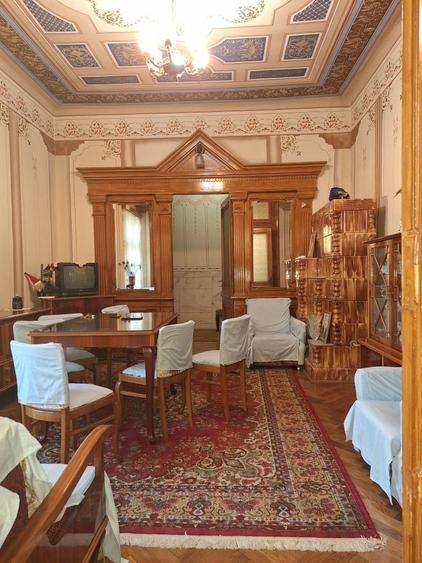 Casă cu 4 camere în Central