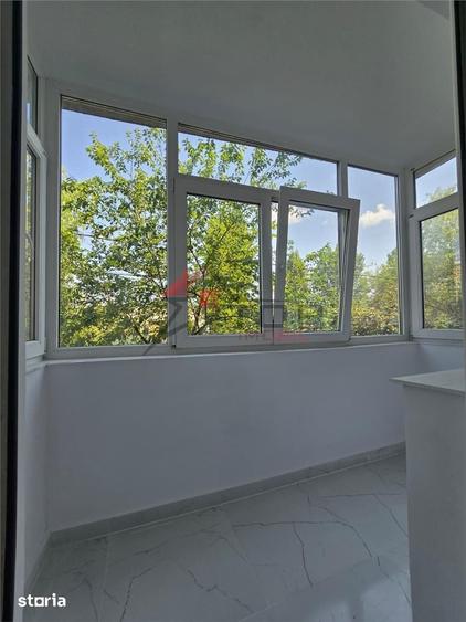 Apartament cu 4 camere decomandat în Dacia