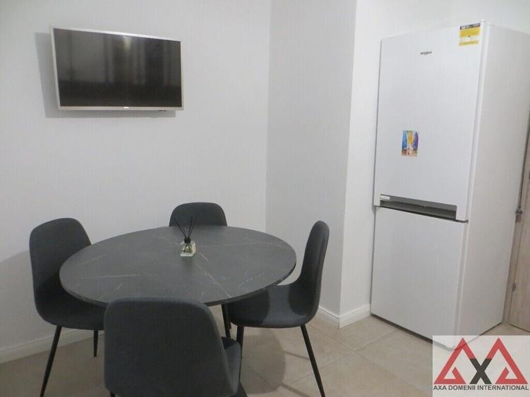 Apartament cu 3 camere decomandat, mobilat în Vitan