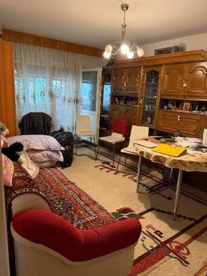 Apartament cu 3 camere decomandat în Salca